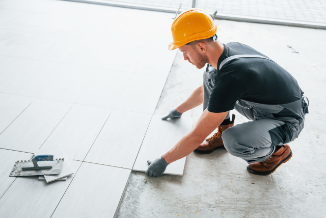 Kladenie keramických obkladov a dlažieb